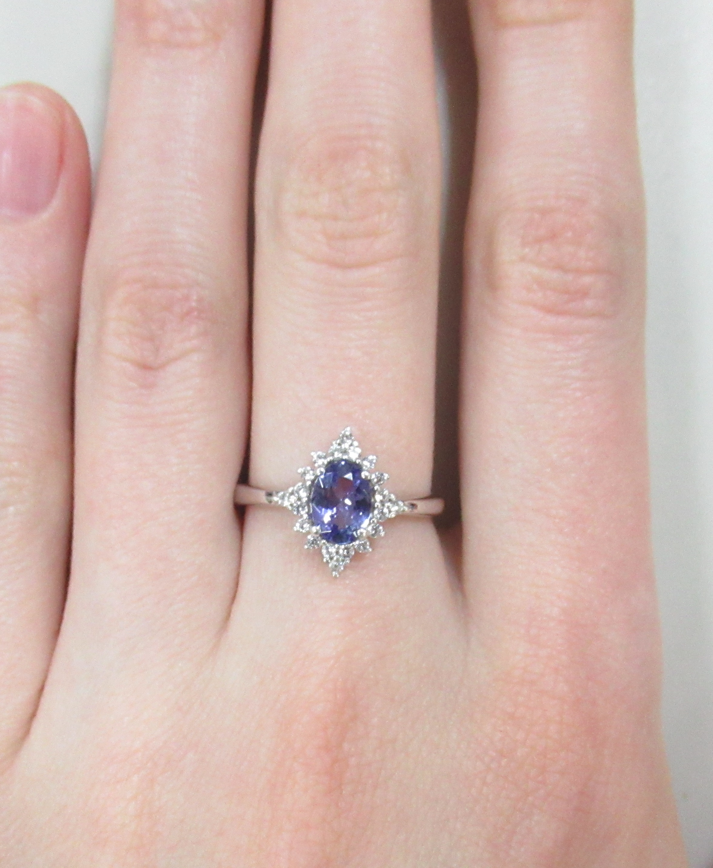 Серебряное кольцо с танзанитом